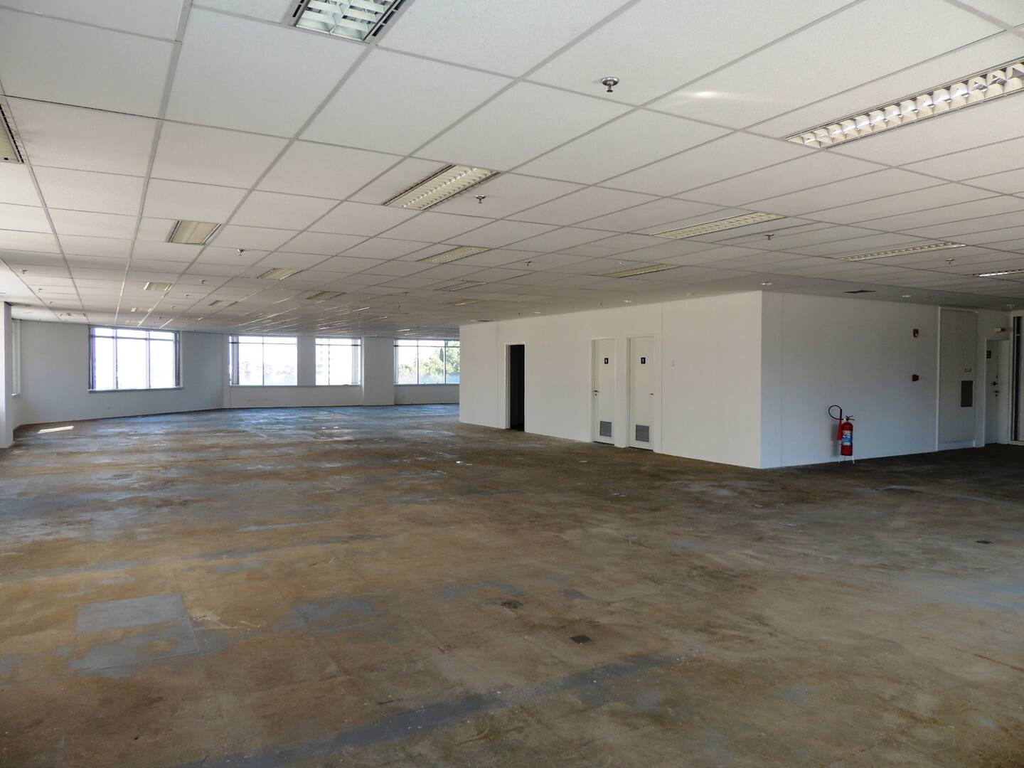 Sala-Conjunto, 1356 m² - Foto 3