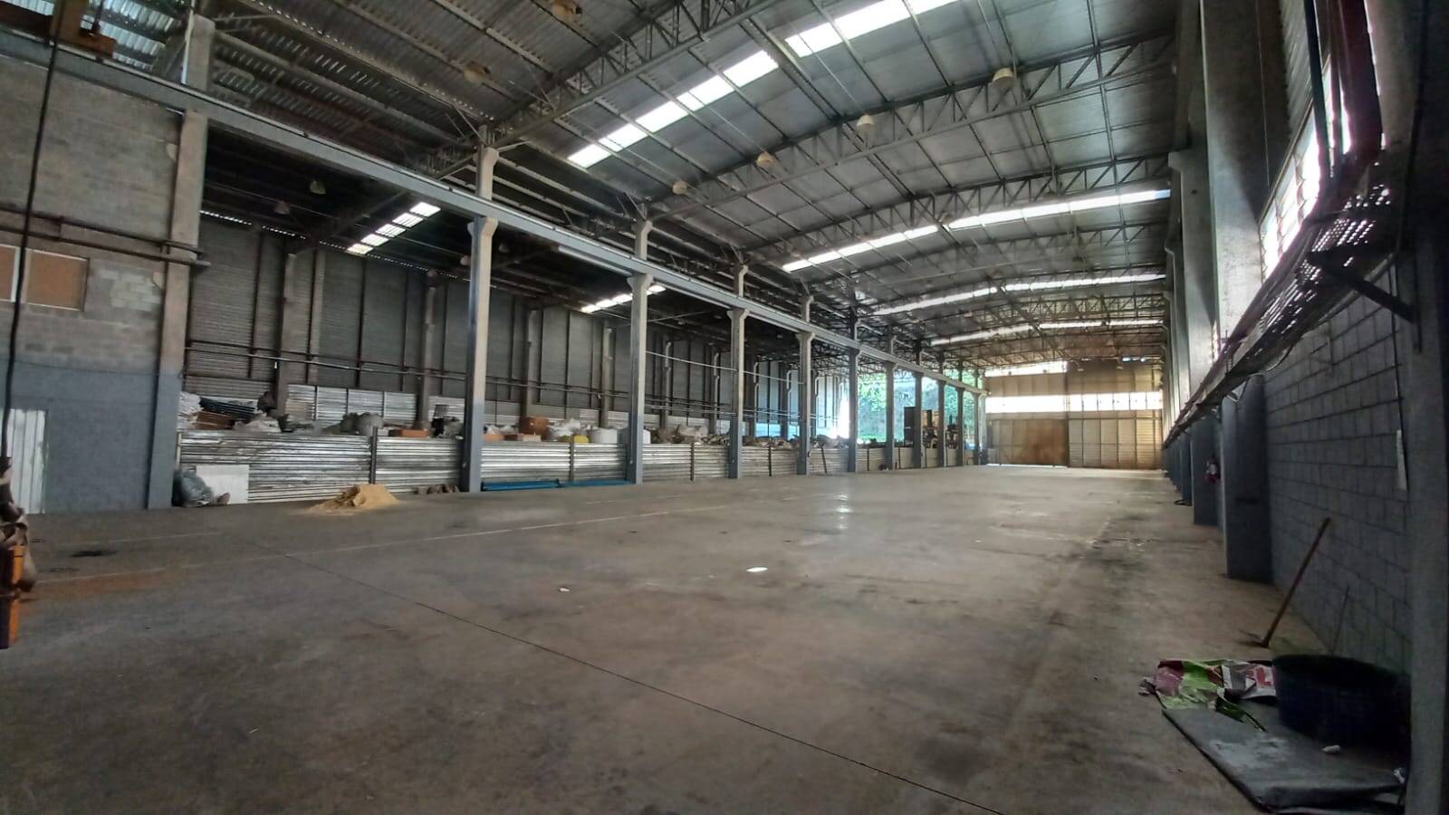 Depósito-Galpão, 2300 m² - Foto 1