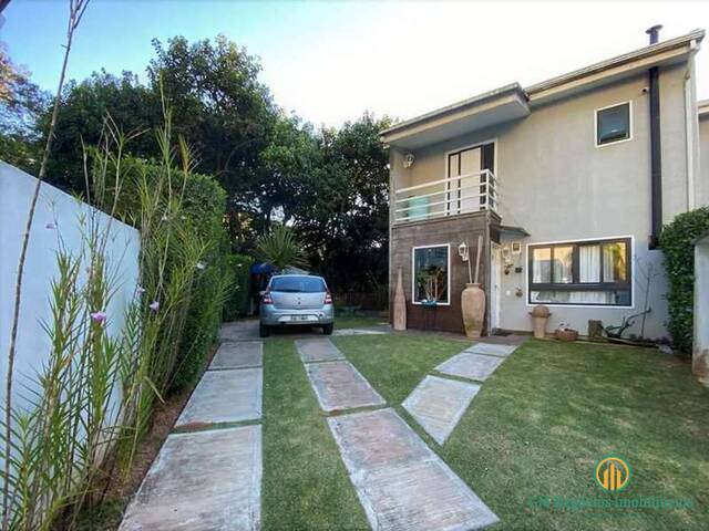 #M831 - Casa em condomínio para Venda em Cotia - SP