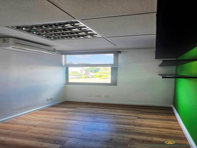Sala para Venda em Cotia - 3