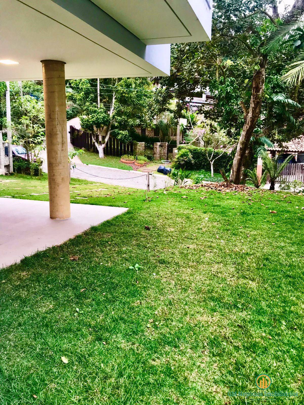 Casa de Condomínio à venda e aluguel com 2 quartos, 300m² - Foto 2