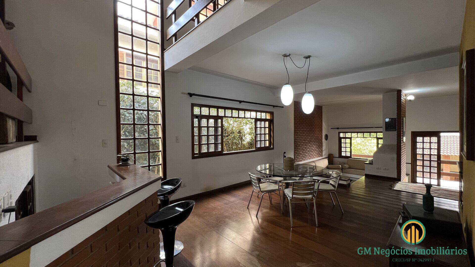 Casa de Condomínio para alugar com 3 quartos, 324m² - Foto 3