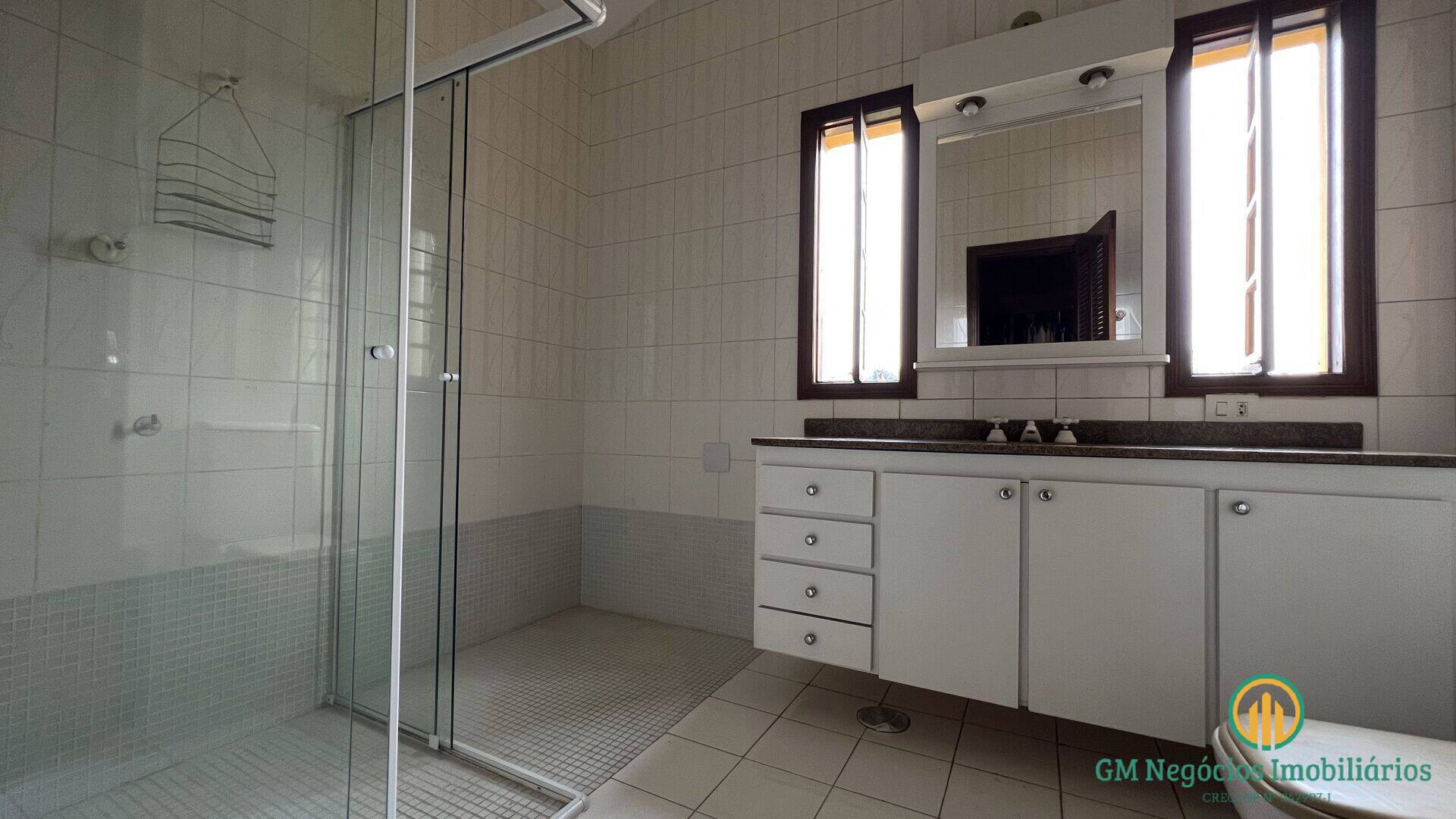 Casa de Condomínio para alugar com 3 quartos, 324m² - Foto 23