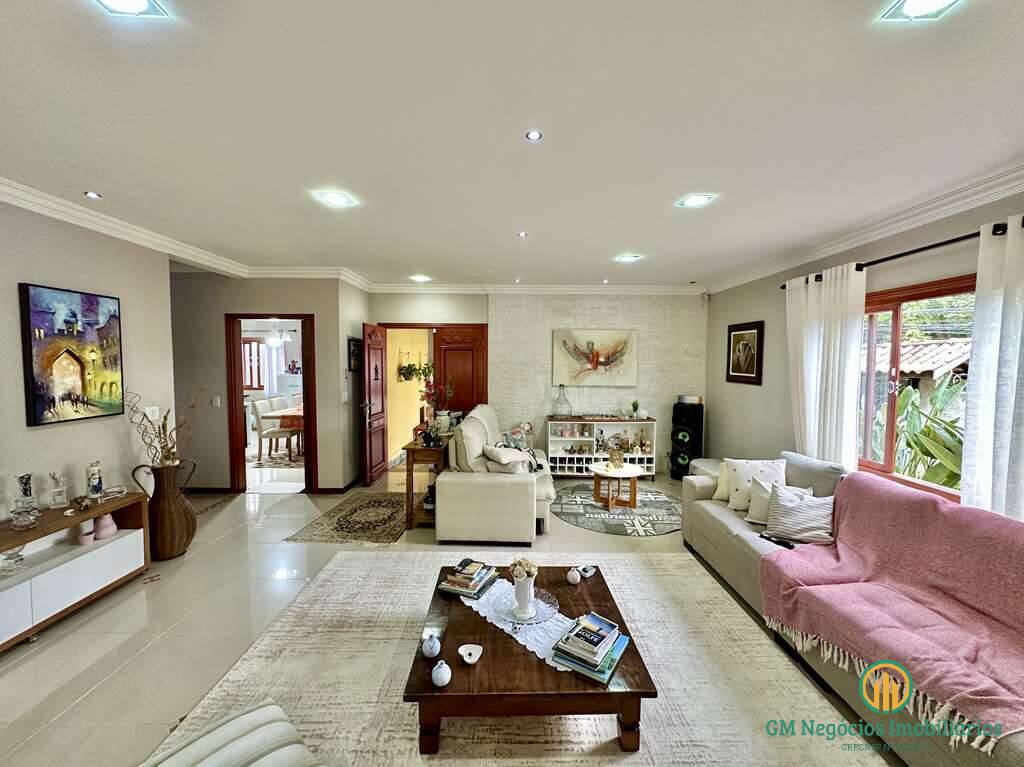 Casa, 3 quartos, 280 m² - Foto 1