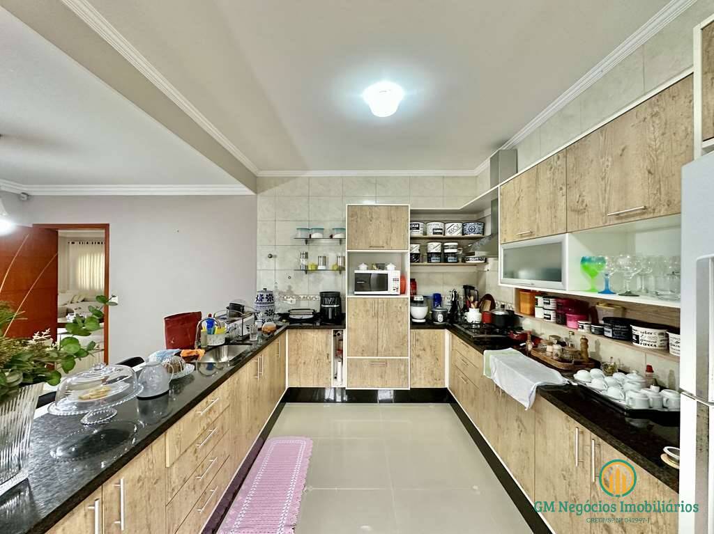 Casa, 3 quartos, 280 m² - Foto 17