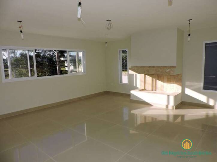 Casa de Condomínio à venda com 3 quartos, 279m² - Foto 2